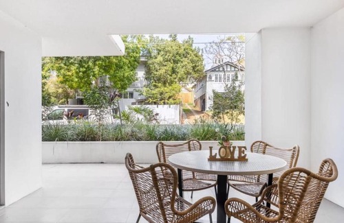 Woolloongabba Apartment | Vintage Glamour Nest 2BR Apt near CBD with carpark