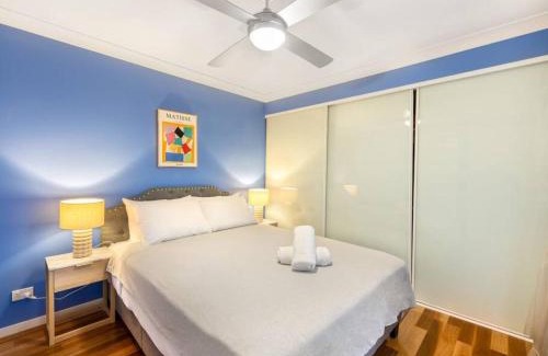 Woolloongabba Apartment | Vintage Glamour Nest 2BR Apt near CBD with carpark