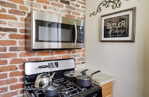 Treme Apartment | Vintage Home near French QTRS 40% Off Summer