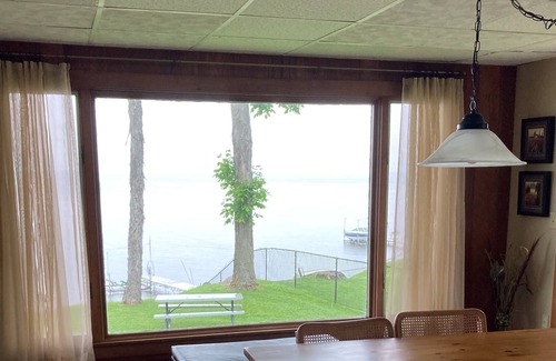 Bridgeport House | Vintage Lake House Nestled on the South Shore of Oneida Lake