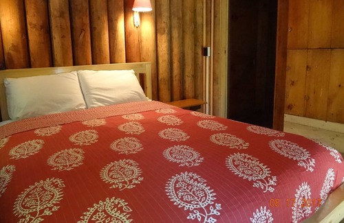 Greenville Junction Cabin | Vintage Maine Log Cabin Near Moosehead Lake Updated For Comfort