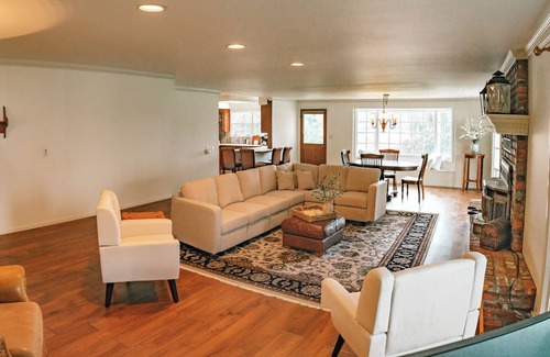 Sammamish Other | Vintage Modern Farmhouse & Wildlife Sanctuary