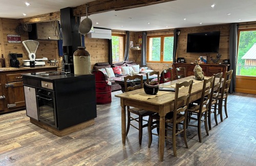 Brizon Apartment | Vintage mountain breaks