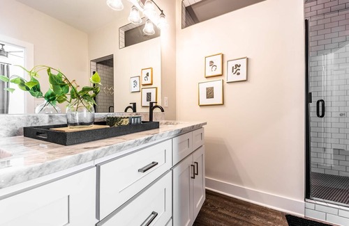 Whitebridge House | Vintage Nashville - Rooftop Deck - Mins to Broadway