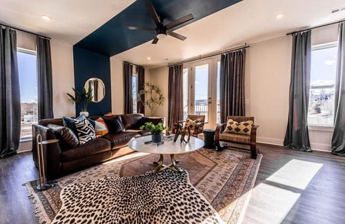 Whitebridge House | Vintage Nashville - Rooftop Deck - Mins to Broadway