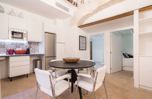 Cort Apartment | VINTAGE PALMA PALACE (CLASSIC 1) TI/200