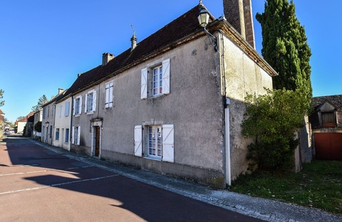 Montfaucon House | Vintage Retreat in Montfaucon