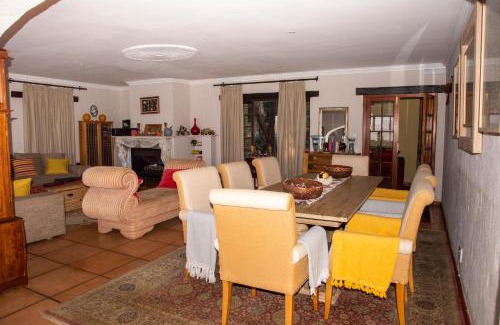 Kosmos House | Vintage Serene Villa
