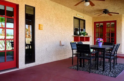 Canyon Gate House | Vintage Vegas Oasis: Pool & Spa, 15 mins to Strip