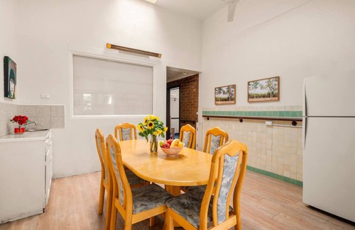 Fairfield House | Vintage Vibe @ Art House