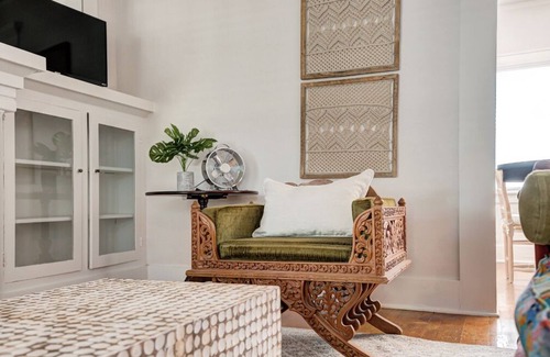 Central Oklahoma City Villa | Vintage Villa| Centrally located | Historic OKC