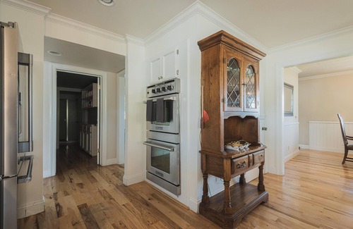 Paso Robles Other | Vinyl Vineyards Farmhouse - Luxurious Vineyard Farmhouse, pool, hot tub, views 4 bed 4 bath