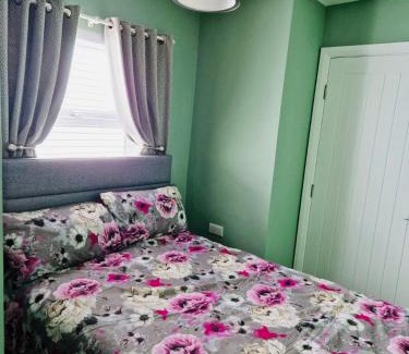 Londonderry Apartment | Violet House