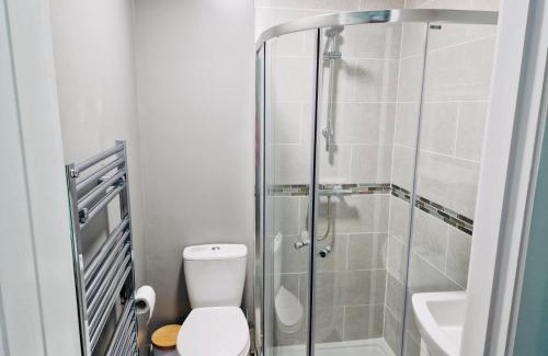 Londonderry Apartment | Violet House