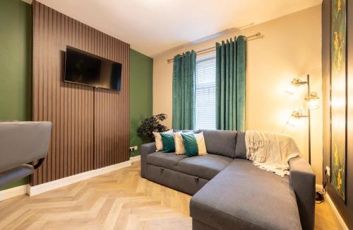 Londonderry Apartment | Violet Suite Apartments