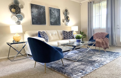 Valencia Apartment | VIP 2 King beds, Fast Wi-Fi, and smart TV's