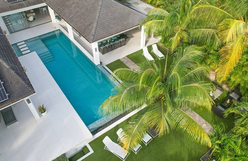 Jolly Harbour Villa | VIP Breathtaking Beach House
