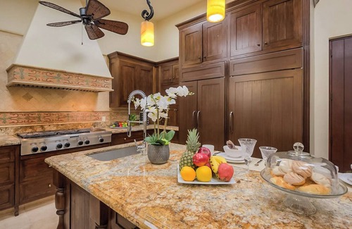 Pedregal Villa | VIP Mansion | Bartender, Chef, Maid included