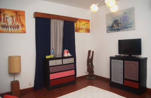 Antananarivo House | VIP ROOM + TRANSFERS + SERVICES