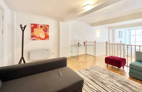 St Luke's Apartment | VIP Serviced Apartments London Sleeps Upto 6 Guests Excellent Location