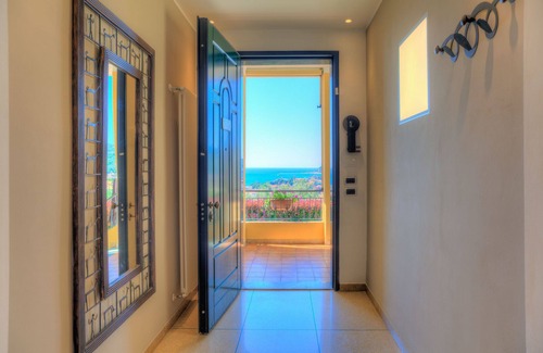 Diano Marina Apartment | ViP Suite - apartment in modern Hi-Tech villa, with Jacuzzi and swimming pool, sea-view