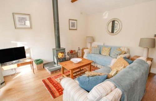 Acton Burnell House | Virginia Cottage