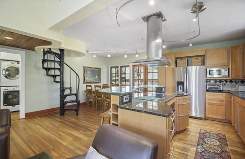 Virginia Highland House | Virginia-Highland Modern Charm