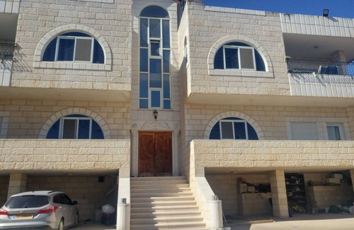al-Khader Apartment | Visit Bethlehem & Jerusalem ，the apartment is in a mansion like property