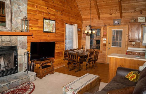 Pine Mountain Cabin | Visit Callaway's Pumpkins and Fantasy in Lights with us at Mountain Getaway!