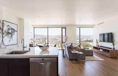 Beverly Hills Apartment | Visit LA in Ultra Luxury with Breathtaking Views