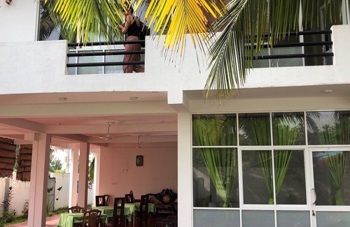 Weligama House | Visit the paradise and enjoy with pure nature down south.