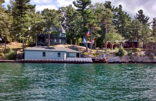 Frontenac House | Visit Us For The Best View Of The Thousand Islands