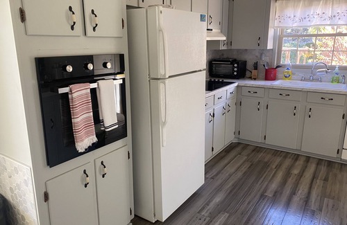 Warner Robins House | Visiting family need space? Enjoy our spacious & serene abode. Plenty of space!