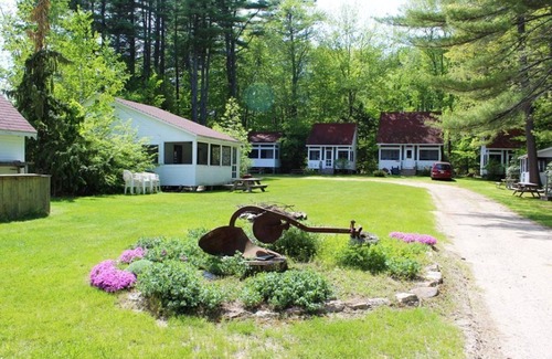 North Sebago Apartment | Vista Apartment-Private Beach-Pets Welcome - Round Table Lodge, Sebago, Maine
