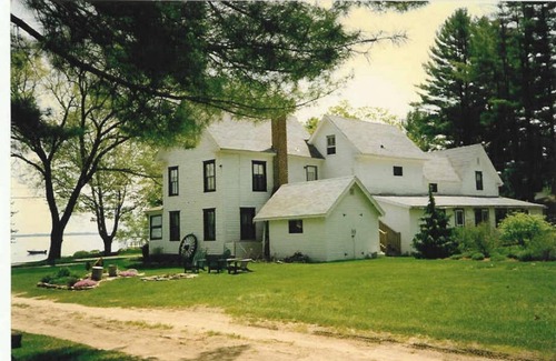 North Sebago Apartment | Vista Apartment-Private Beach-Pets Welcome - Round Table Lodge, Sebago, Maine
