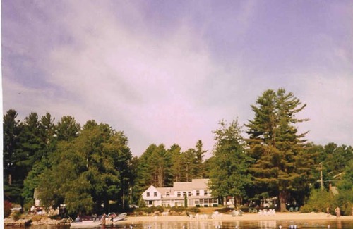 North Sebago Apartment | Vista Apartment-Private Beach-Pets Welcome - Round Table Lodge, Sebago, Maine