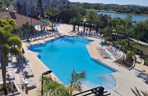 Florida Central Atlantic Coast Apartment | Vista Cay Lakeview Allure Near all Theme Parks, and walk to Convention Center