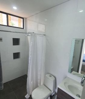 La Mesa House | Vista Hermosa Glamping y Cabañas