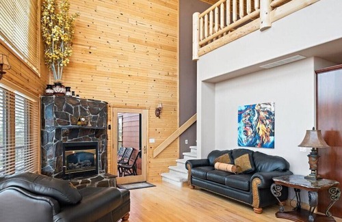 Lead Villa | Vista Lodge 7 BR Villa with Hot Tub, Sauna and Panoramic Mountain Views