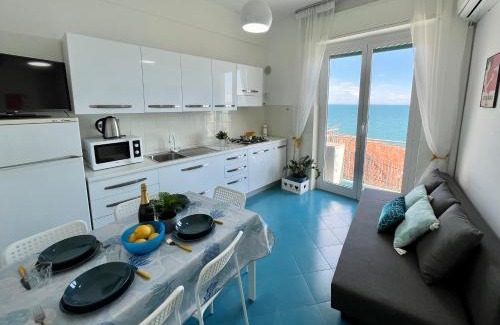 Laigueglia Apartment | Vista Mare & AC - Smeraldo Apartment