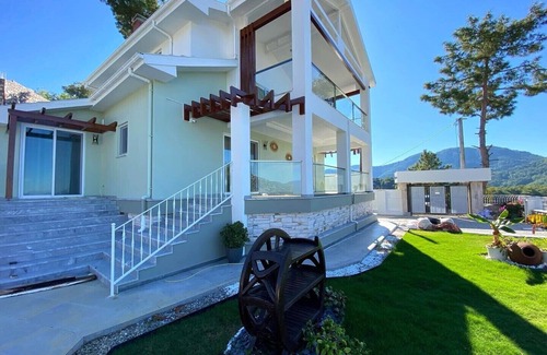 Ortaca Villa | Vista Royal 3 bedrooms all en-suite sheltered private pool