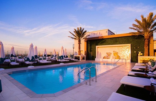 Norma Triangle House | Vista Suite at The London West w/Private Balconies Near Beverly Hills Shopping