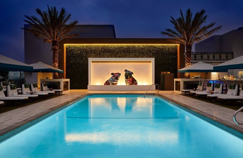 Norma Triangle House | Vista Suite at The London West w/Private Balconies Near Beverly Hills Shopping