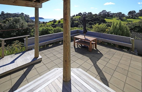 Onetangi House | Vista Twenty One | Stay Waiheke