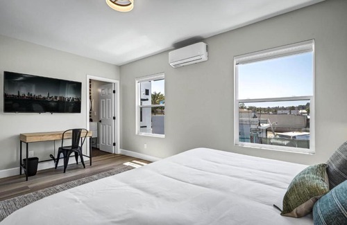 Vista Apartment | Vista Vacation in Historic City Center Walkable