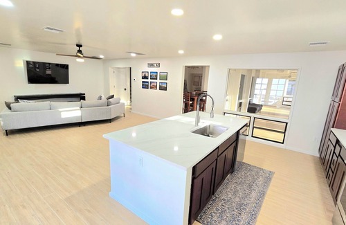 Yuma House | Vista Views! Large Double Master 4 bed/4 bath close to Hospital!