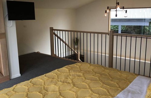 Mount Dandenong Cottage | Vista Views - Your own private guest house with spectacular views atop the stunning Mt. Dandenong.
