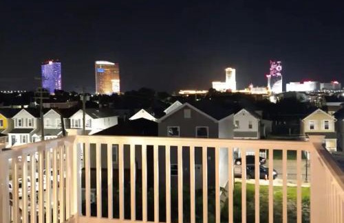Atlantic City House | Vista Villa - 3 Bedrooms with Roof Top Deck!