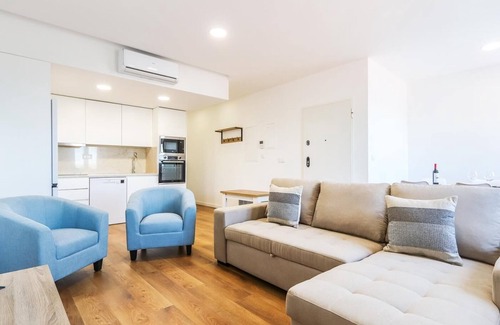 Santo Condestavel Apartment | Vita Portucale | Campo de Ourique River View 2D