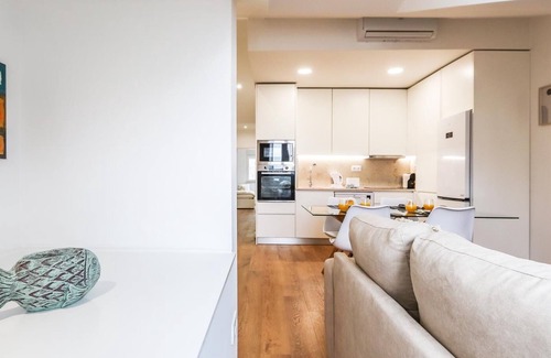 Santo Condestavel Apartment | Vita Portucale | Campo de Ourique River View 3E